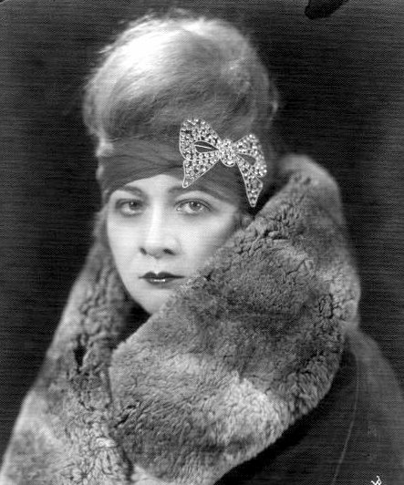 sophie-tucker-portrait-2-mt-g1-e27