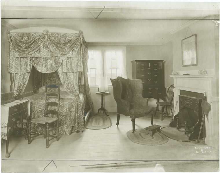 1800 New England bed w curtains and valance