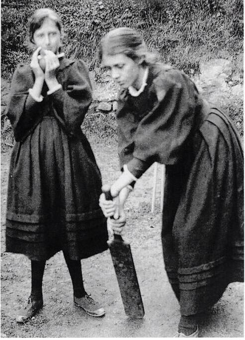 Virginia and her sister Vanessa playing cricket
